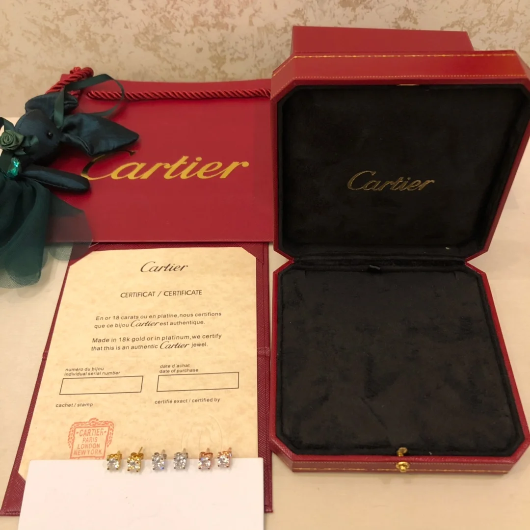 Cartier horn earrings [crazy][crazy] high-end precision version No more introduction