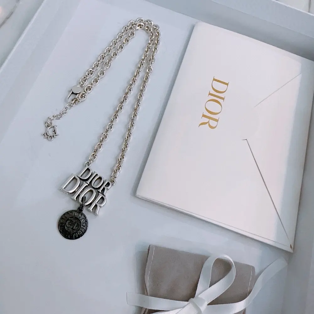 DIOR New Dior necklace Original goods New counter model Retro fashion essentials Can be