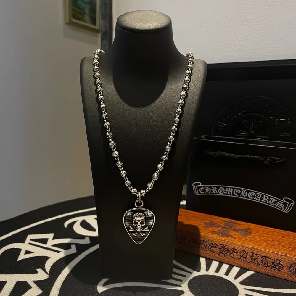 Chrome Hearts Classic Retro Cross Flower Ball Necklace Heart-Shaped Skull Pendant