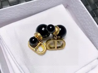 Dior second-hand earrings