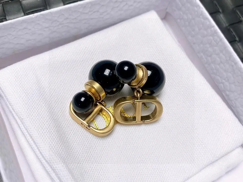 Dior second-hand earrings