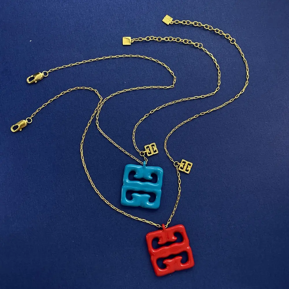 GIVENCHY European and American fashion high-end blue and red oil drop large square necklace