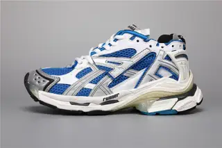 Balenciaga Runner shows the designer Demna’s sports shoe style through details such as