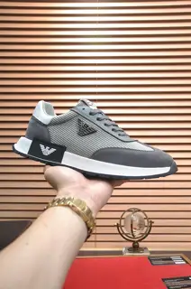 Armani’s latest casual shoes are hot selling. The same style as the official website