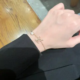 Louis Vuitton classic floral design double flower design pendant bracelet