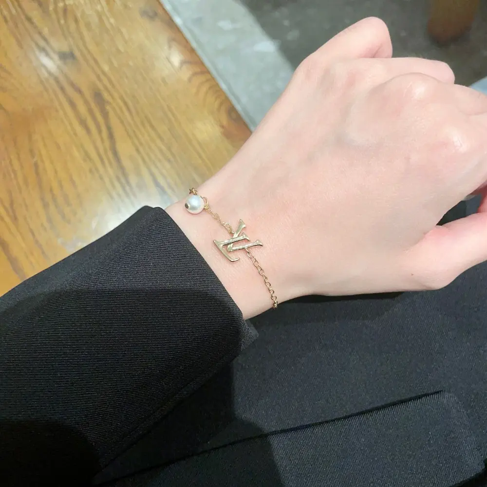 Louis Vuitton classic floral design double flower design pendant bracelet