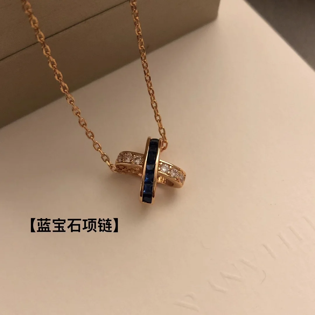 CHAUMET Liens series The unique cross-clasp design symbolizes the closeness and lingering