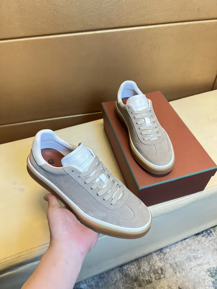 Brunello Cucinelli low-top sneakers Classic yarns inspire the sophistication and sporty