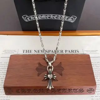 Chrome Hearts Classic Retro Diamond Cross Necklace Cross Heart Pendant