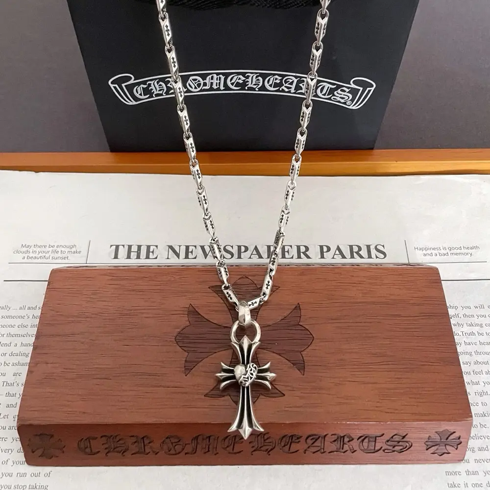 Chrome Hearts Classic Retro Diamond Cross Necklace Cross Heart Pendant