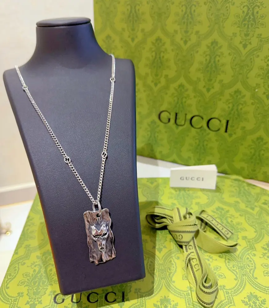GucciThe latest Gucci necklace with a higher grade chain