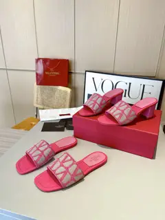 [Valentino] Valentino ~ Unique [V-mark fabric print pattern] six-color fashion sandals: