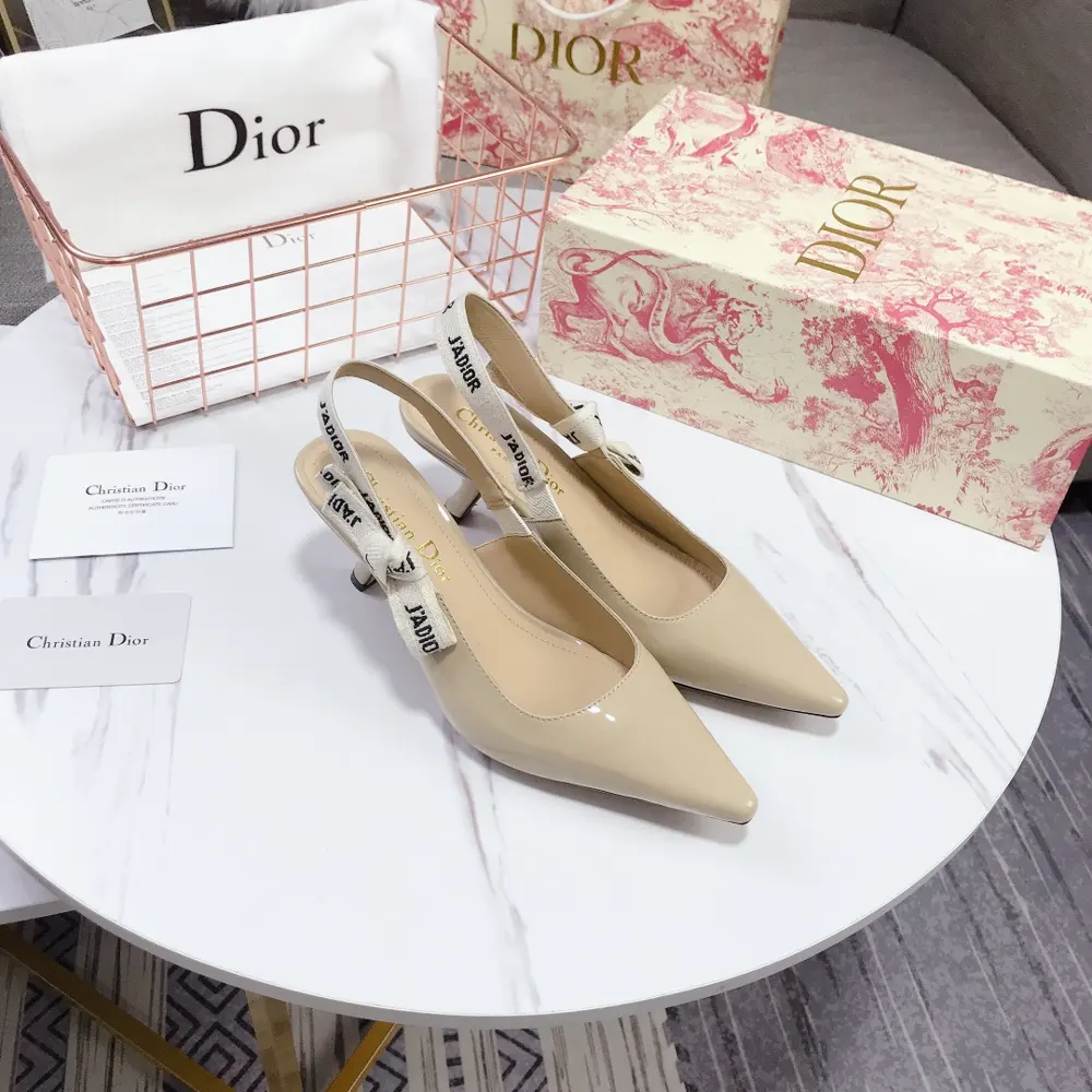 Dior’s hottest sandals are now available The hottest online celebrities of the year
