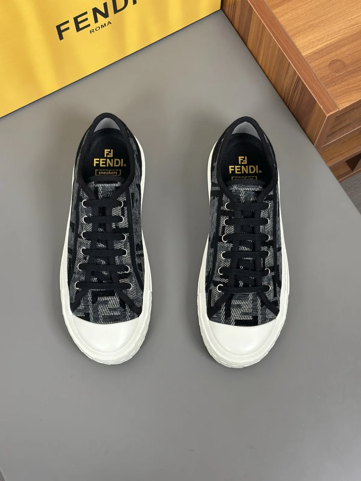 Fendi Match men’s lace-up sneakers