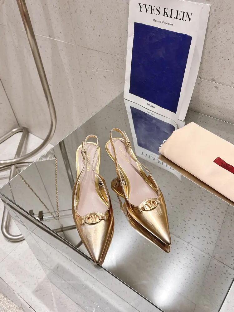 Valentino 2024SS Spring/Summer new VT metal V-buckle hollow pointed toe shoes