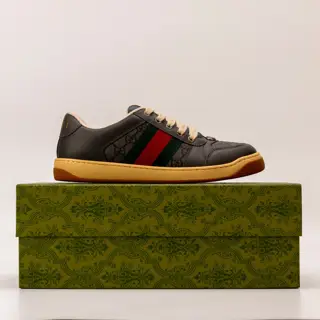 Gucci casual sports shoes with old dirty shoes
