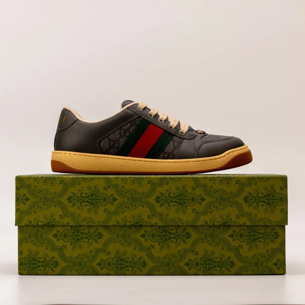 Gucci casual sports shoes with old dirty shoes