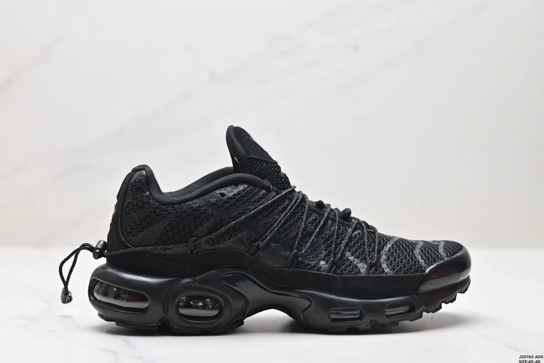 Nike Air Max Plus is the representative of Nike’s alternative shoes. TN It was born in 1996 DX8971-001
