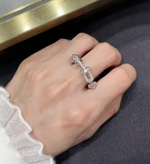 Tiffany U-shaped diamond chain ring