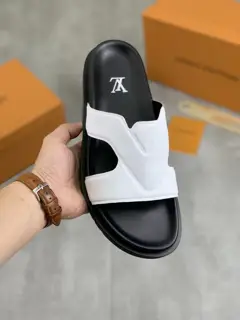 Louis Vuitton men’s slippers