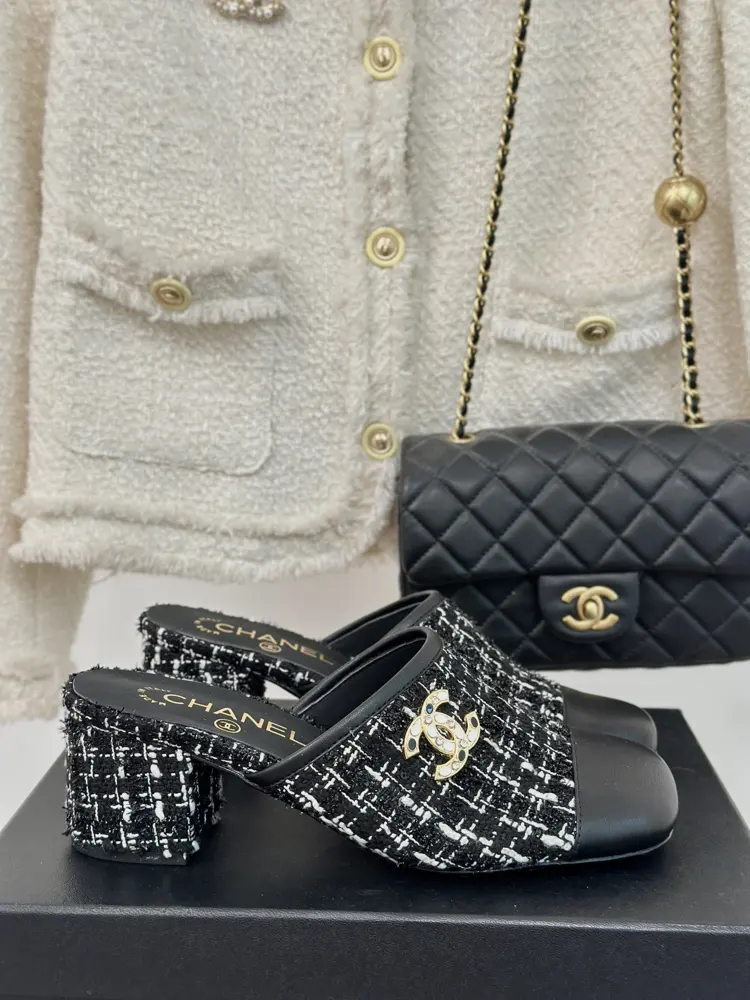 Chanel|Chevron Classic Autumn and Winter Double C Slippers