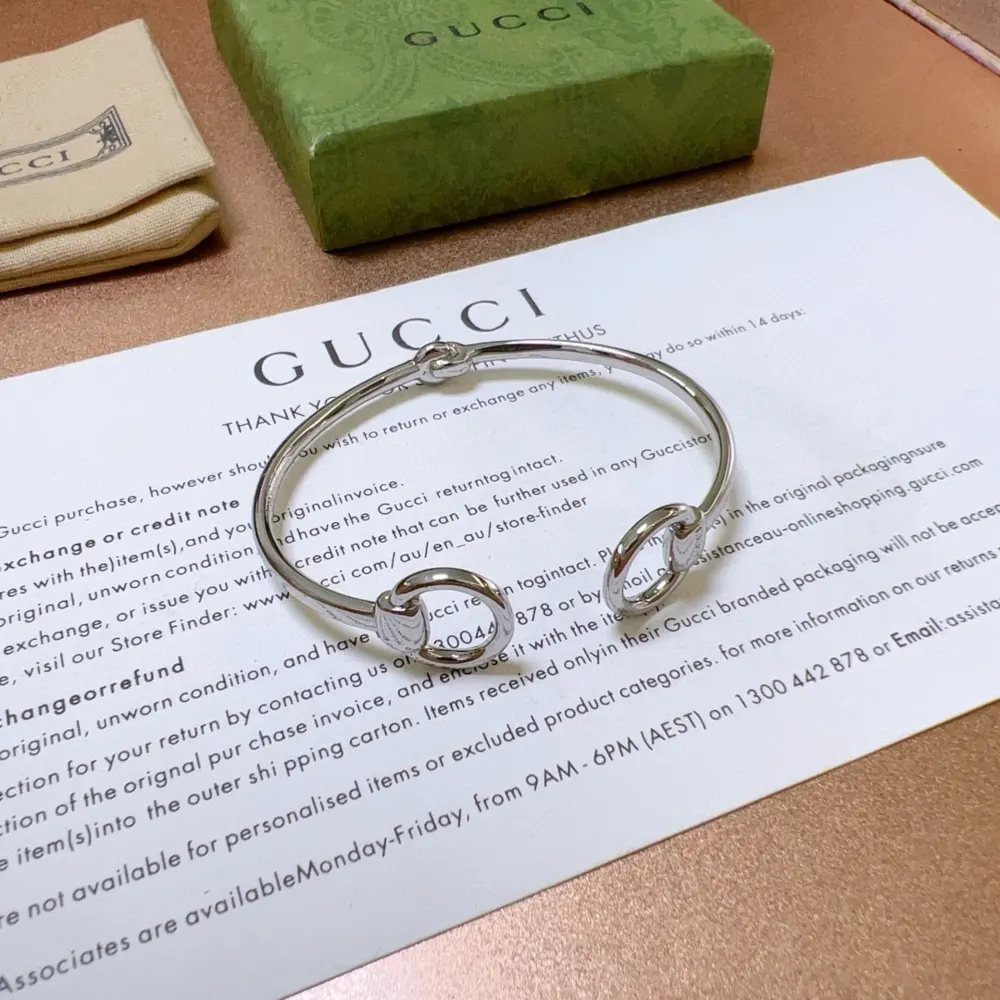 Gucci bracelets are unique and charming. The latest bracelets are of higher quality. The