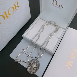 DIOR New Dior necklace Original goods New counter model