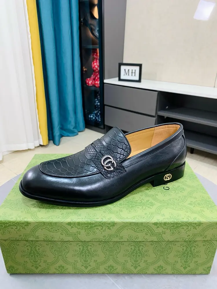 GUCCI formal men’s leather shoes are coming in new styles~ The original quality upper