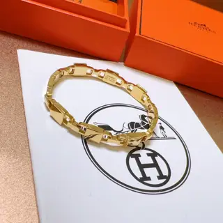 Hermes bracelet It really tests the craftsmanship of the master. To ensure the details are