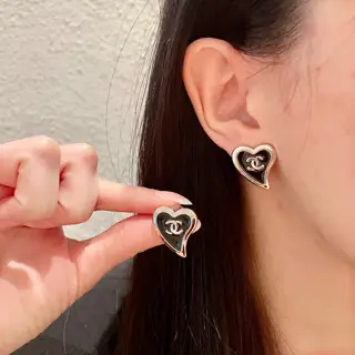 Chanel second-hand earrings