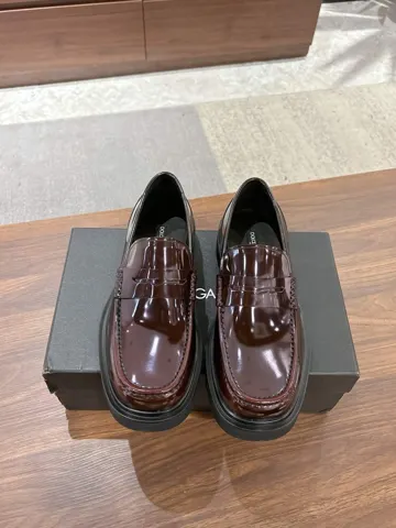 Dolce & Gabbana boutique casual leather shoes