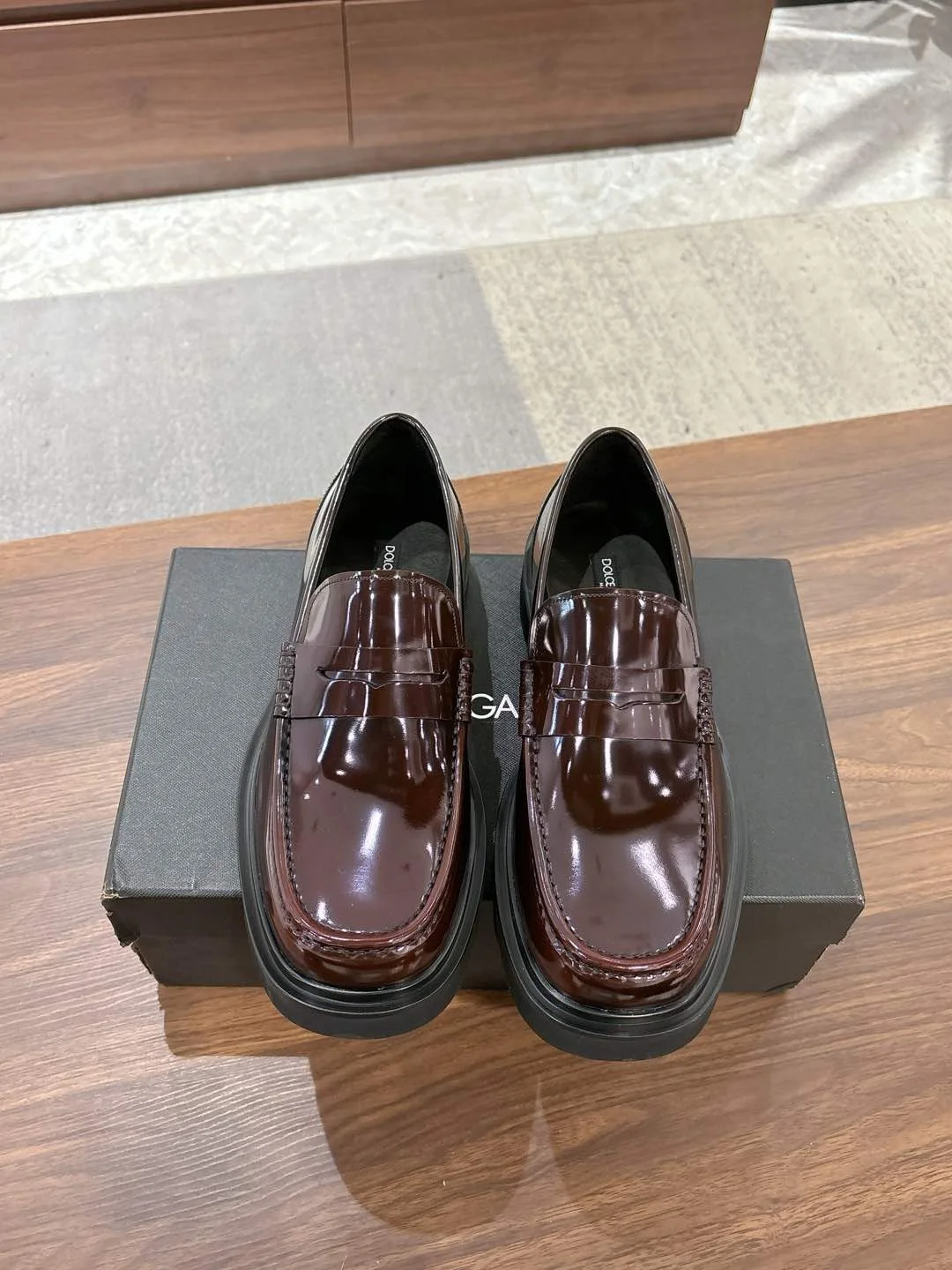 Dolce & Gabbana boutique casual leather shoes