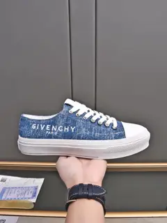 Givenchy low-top sneakers