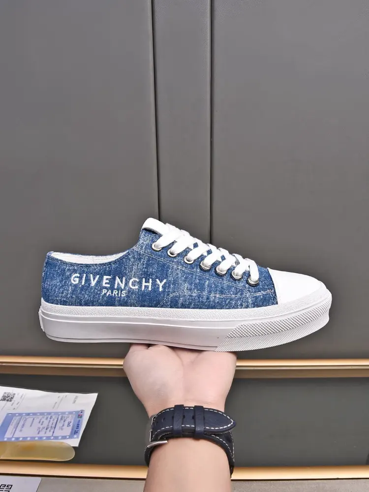 Givenchy low-top sneakers