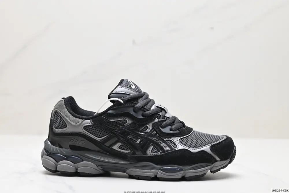ASICS breathable mesh upper with some synthetic leather material uses the new AHAR+ rubber 1201A789-001