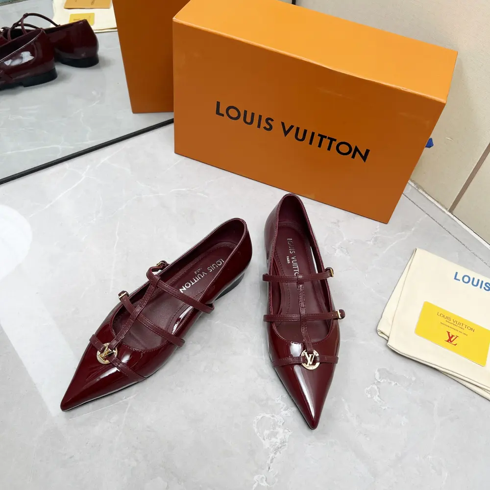 Louis Vuitton flat shoes