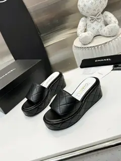 CHANEL summer new thick-soled diamond slippers~very yyds on the feet