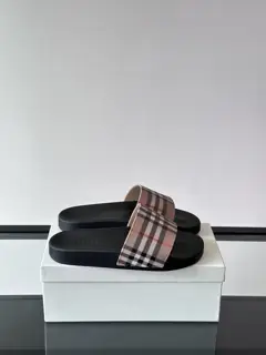BURBERRY Classic Plaid Slippers Vintage Plaid Slippers