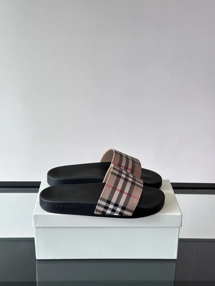 BURBERRY Classic Plaid Slippers Vintage Plaid Slippers