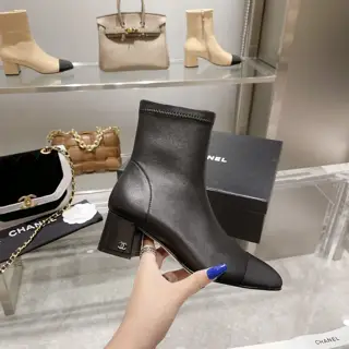 Chanel classic patchwork thick heel short boots. Interpretation of elegant Chanel style〰