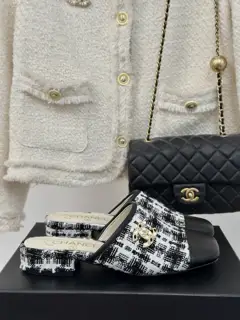 Chanel|Chevron Classic Autumn and Winter Double C Slippers