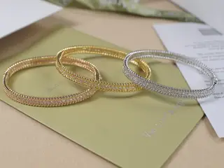Van Cleef & Arpels narrow single-row diamond bracelet