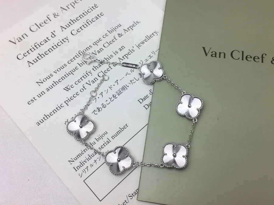 Van Cleef & Arpels Radiant Four-Leaf Clover Multi-Reflective 5-Flower Bracelet