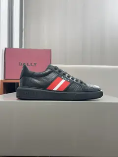 BALLY sports shoes are in classic colors