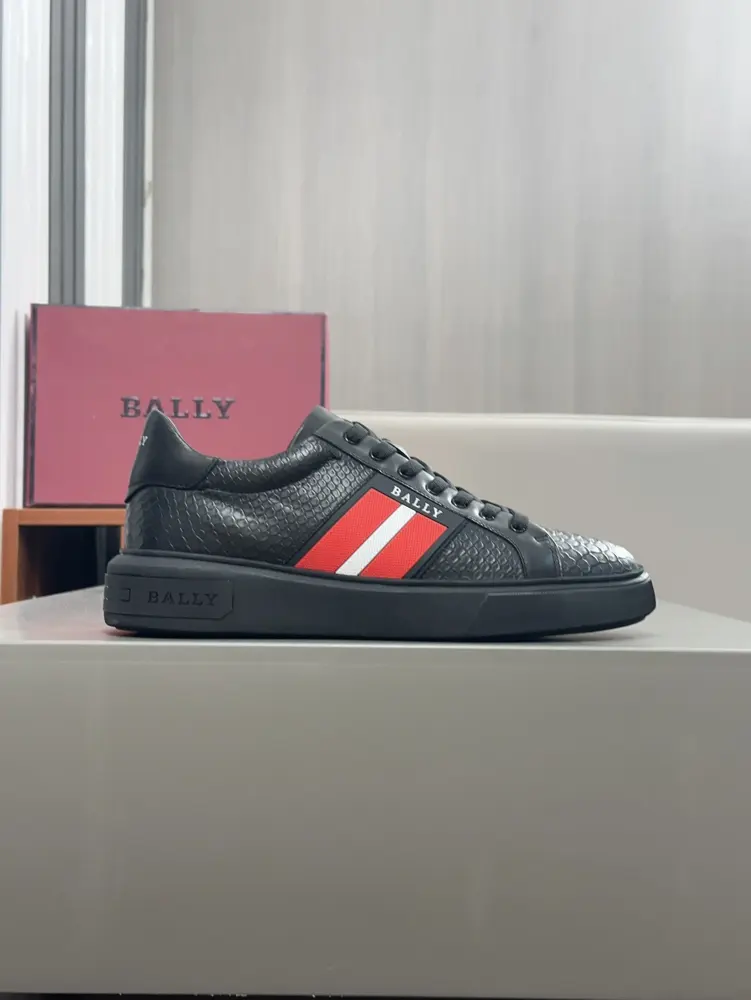 BALLY sports shoes are in classic colors