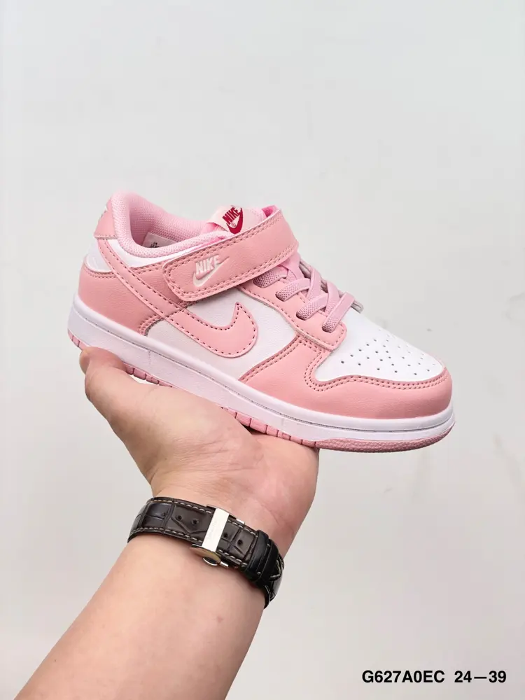 Nike SB Dunk Low SB Dunk Series Retro Leisure Sports Skateboard Shoes. Soft and comfortable
