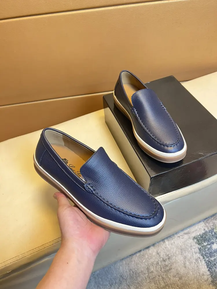 Brunello Cucinelli low-top sneakers Classic yarns inspire the sophistication and sporty