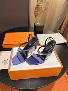 Continue the classic Hermes Classic H High Heel Sandal Series——————————Fashionable