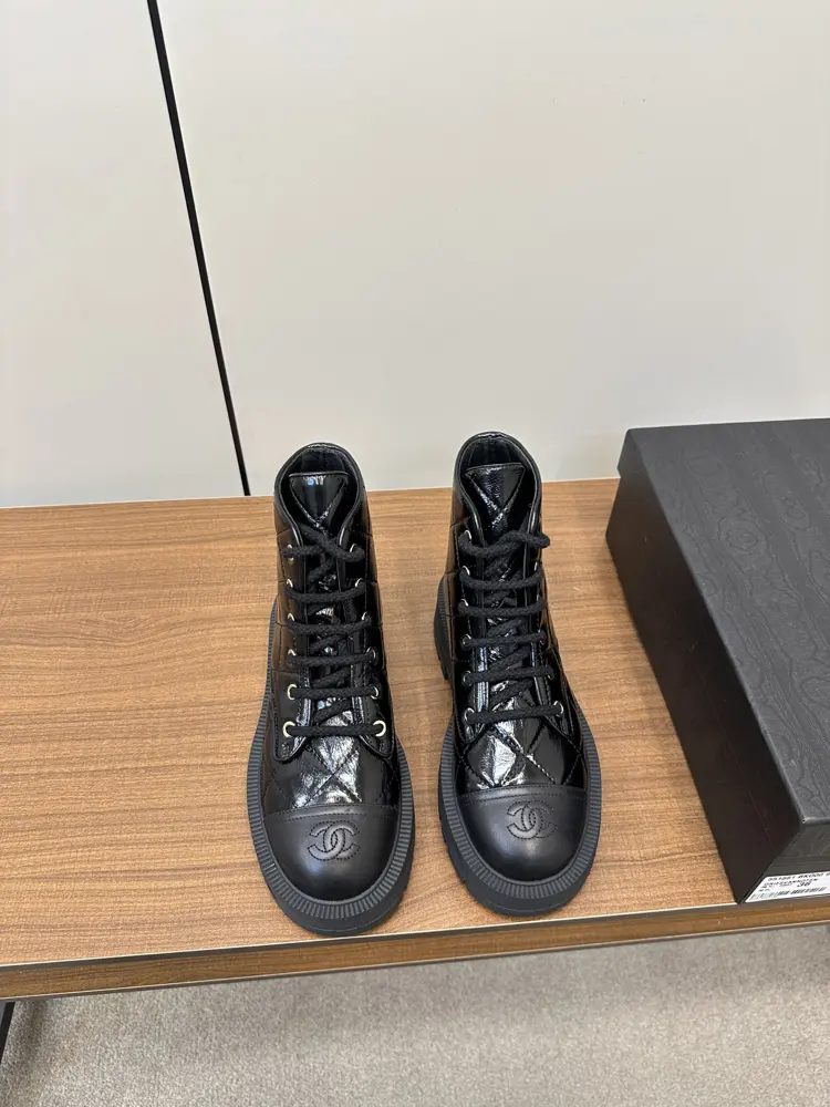 Women’s shoes