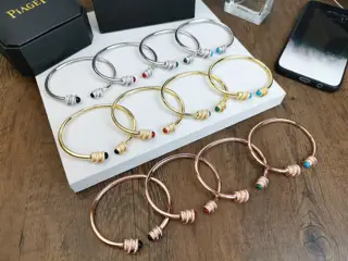 PIAGET’s latest elastic gemstone bracelet